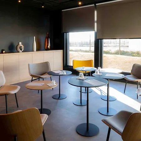Ibis Paul Trois Chateaux Hotel *