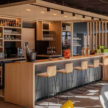 Ibis Paul Trois Chateaux *
