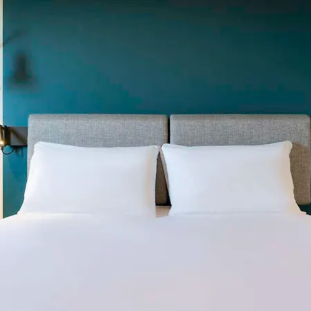 Ibis Paul Trois Chateaux Hotel *