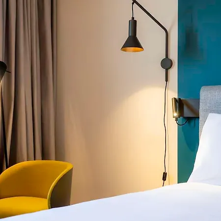 Ibis Paul Trois Chateaux *