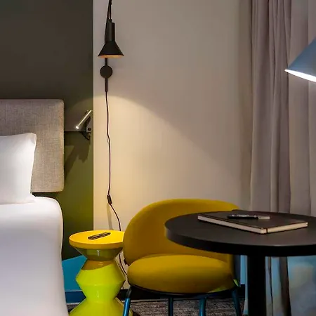 Ibis Paul Trois Chateaux