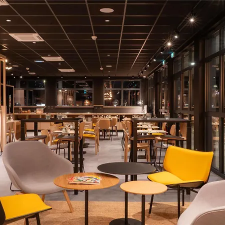 Ibis Paul Trois Chateaux מלון