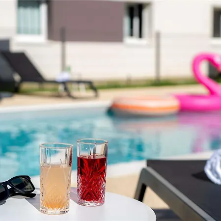 Ibis Paul Trois Chateaux *