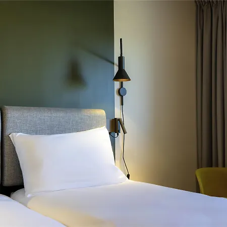 Ibis Paul Trois Chateaux * סן-פול-טרואה-שאטו